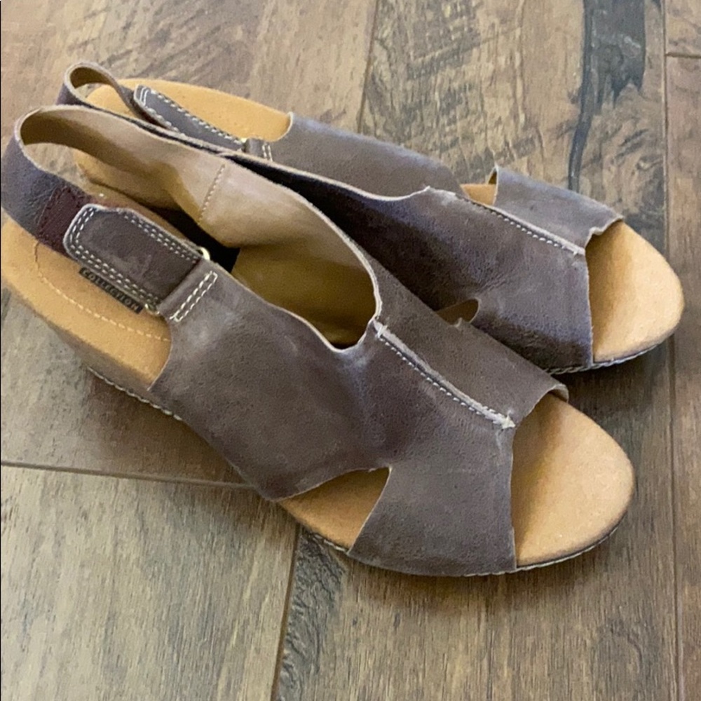 2 pair, Clark’s Wedge sandals, Tan & Navy